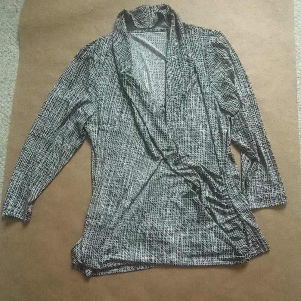 Blouses Large and XL Diferent colors, styles and brands.